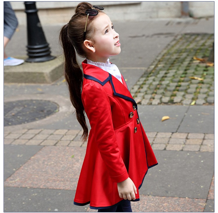 Abrigo con cuello de pico rojo para niñas pequeñas de otoño de diseño personalizado con bolsillo